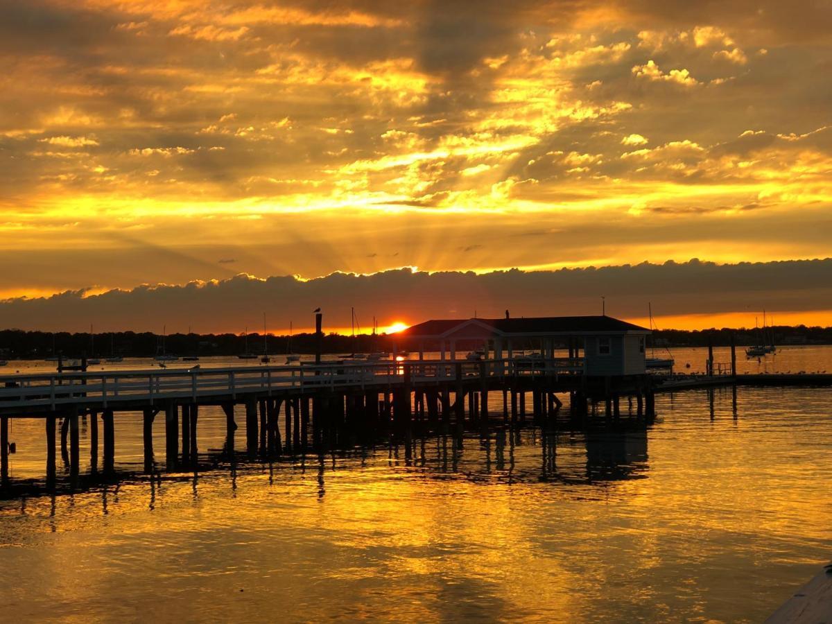 Knickerbocker Yacht Hotel Port Washington Екстер'єр фото